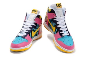 nike-dunk-funky-town-women-sneakers-colorful_2